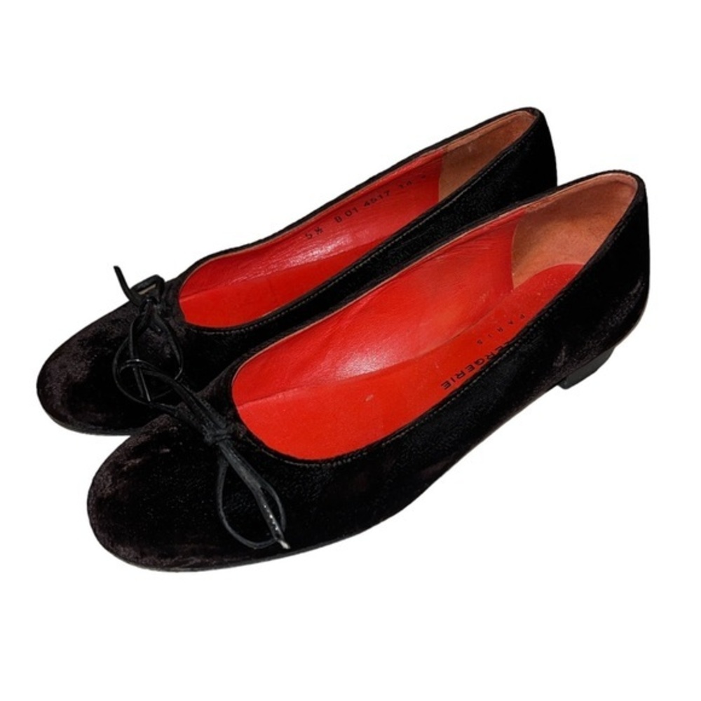 Robert Clergie 5.5 velvet flats